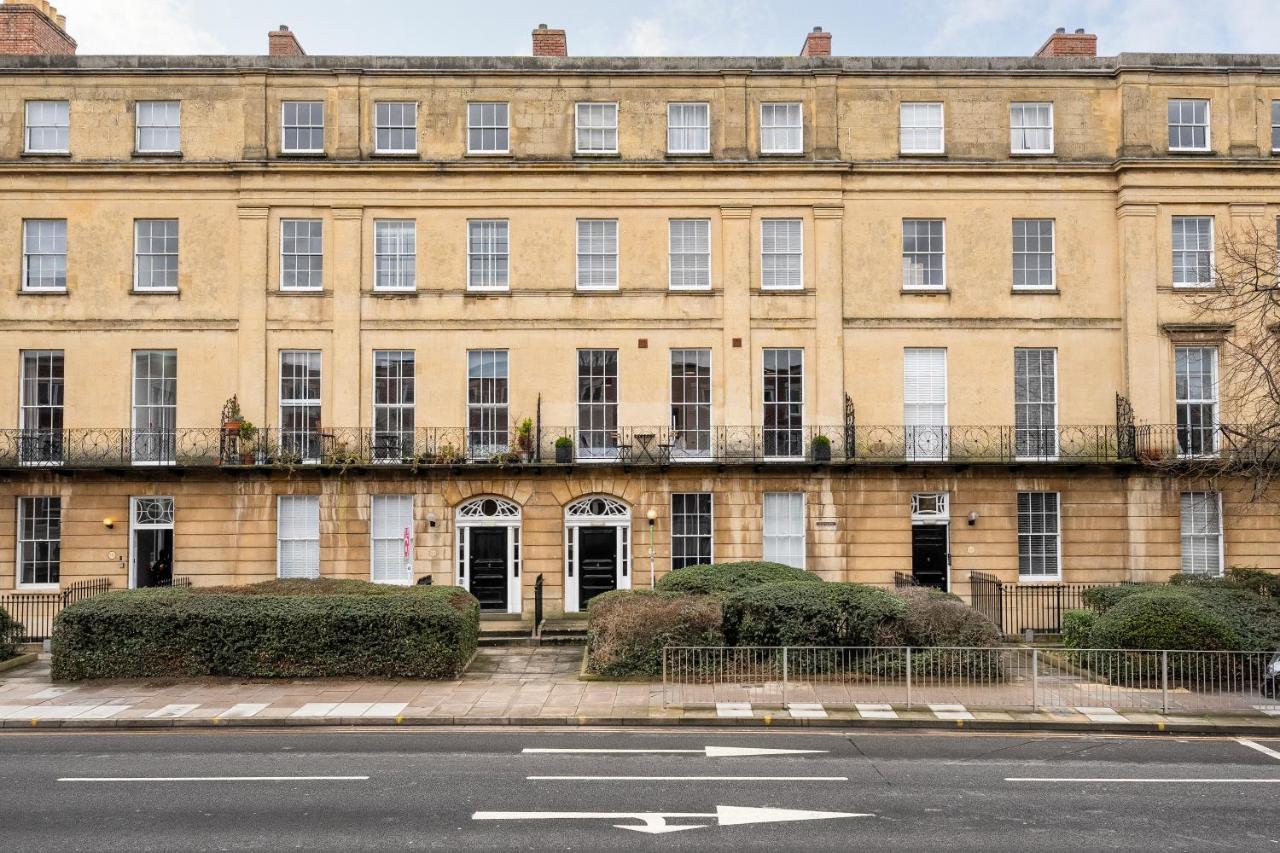 High End Free Parking Wifi Balcony Ensuite Cheltenham Eksteriør bilde