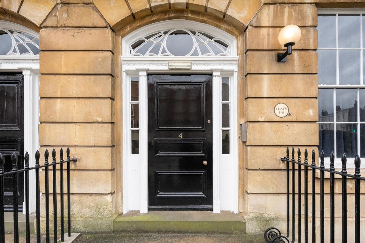 High End Free Parking Wifi Balcony Ensuite Cheltenham Eksteriør bilde