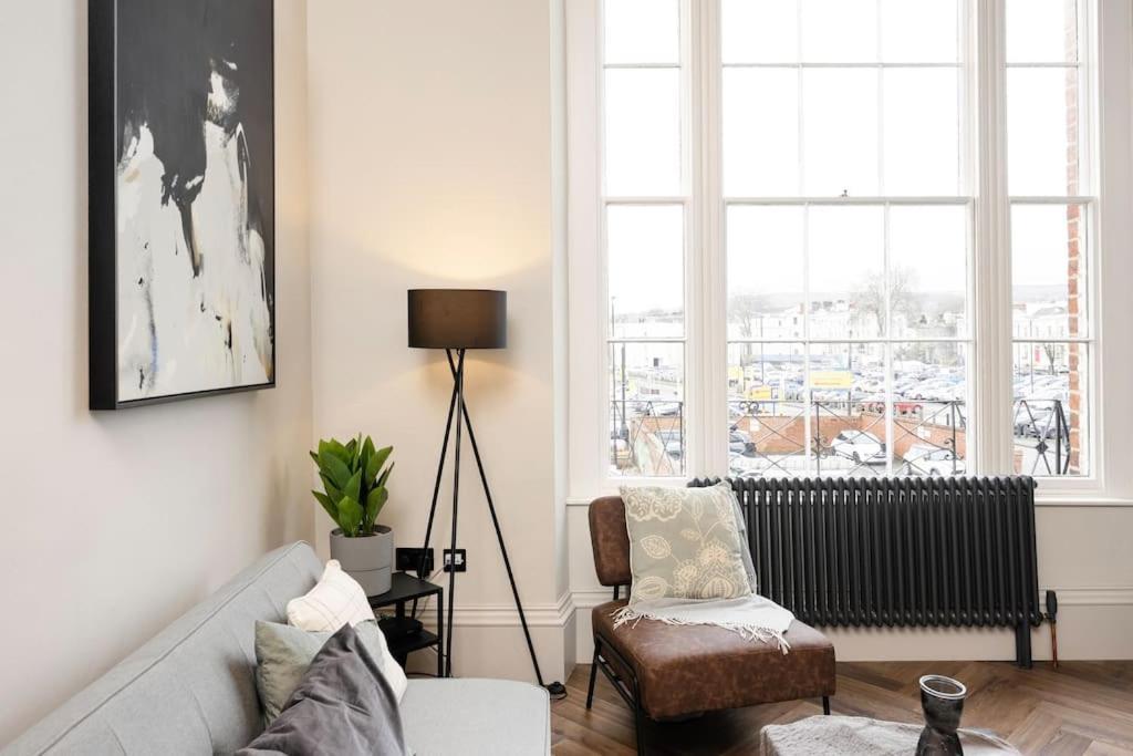 High End Free Parking Wifi Balcony Ensuite Cheltenham Eksteriør bilde